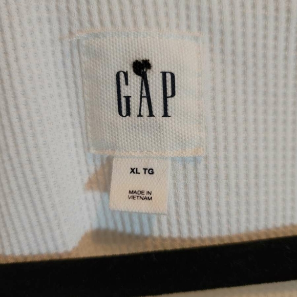 Gap long sleeve button up - Picture 2 of 2